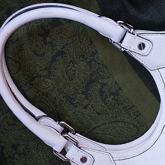 Michael Kors White Leather Shoulder Bag - Picture 13 of 15